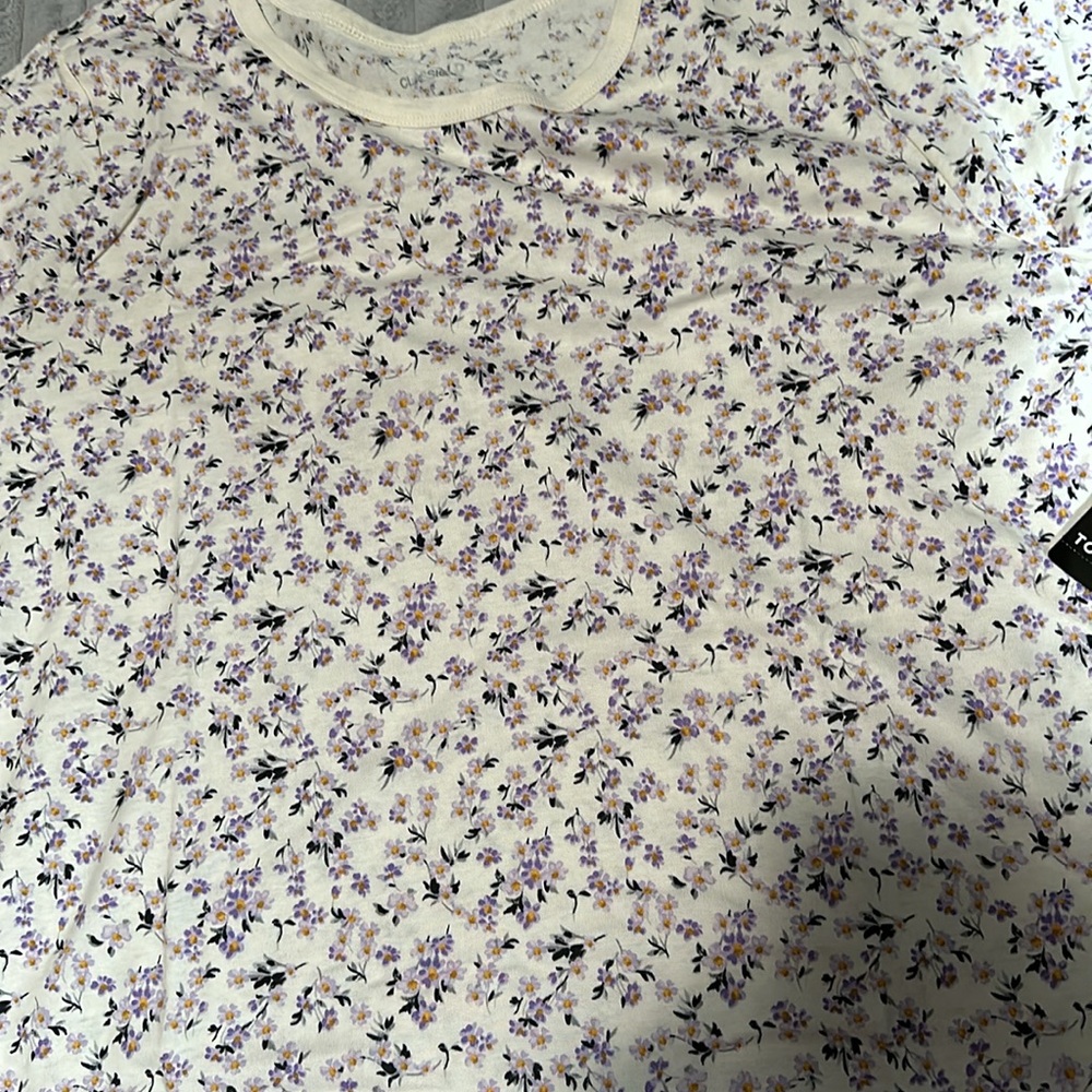 Torrid NWT size 4X short sleeve t-shirt - Picture 2 of 5